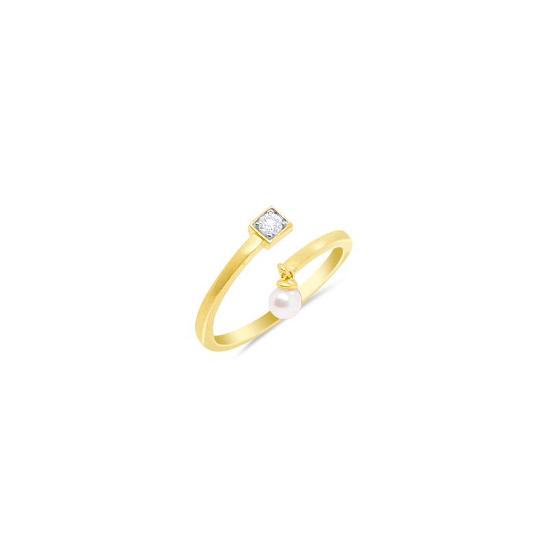 Diamond and Pearl Twist Ring