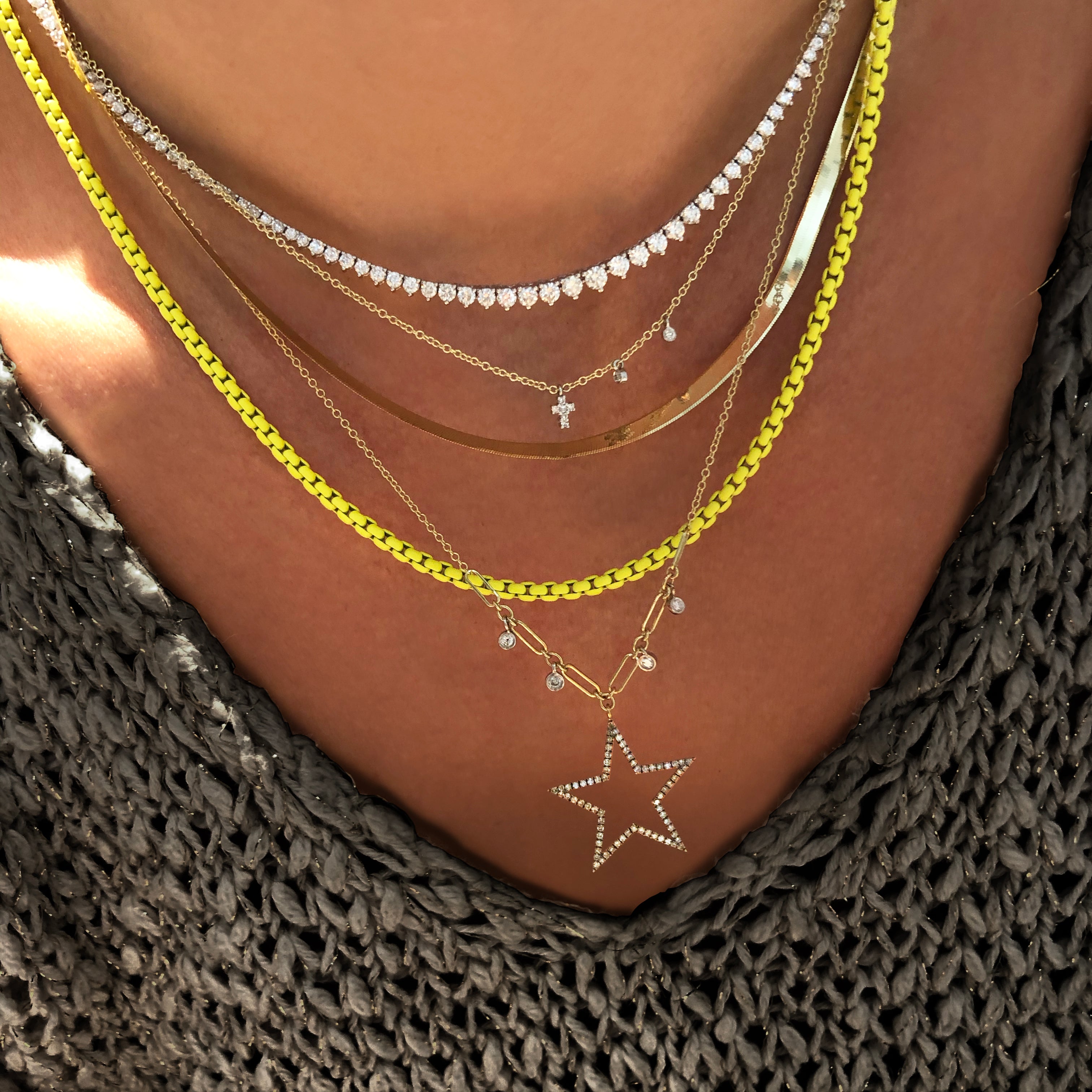 Three prong diamond tennis necklace